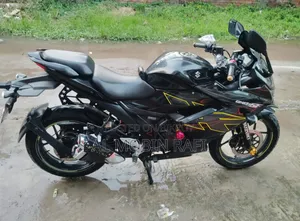 সুজুকি জিক্সার এসএফ ২০২৩ ব্ল্যাক