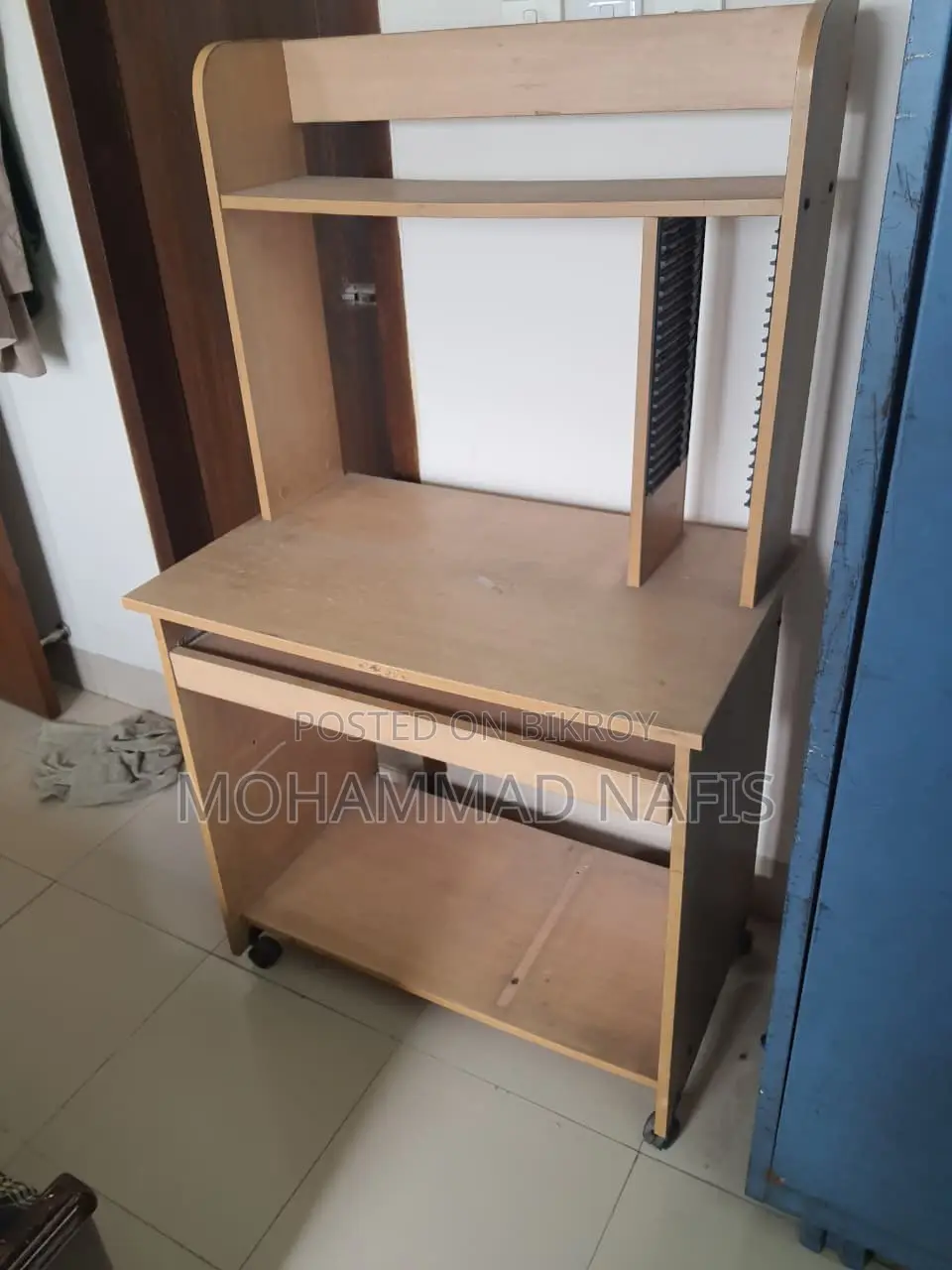 পুরাতন কম্পিউটার টেবিল ফার্নিচার