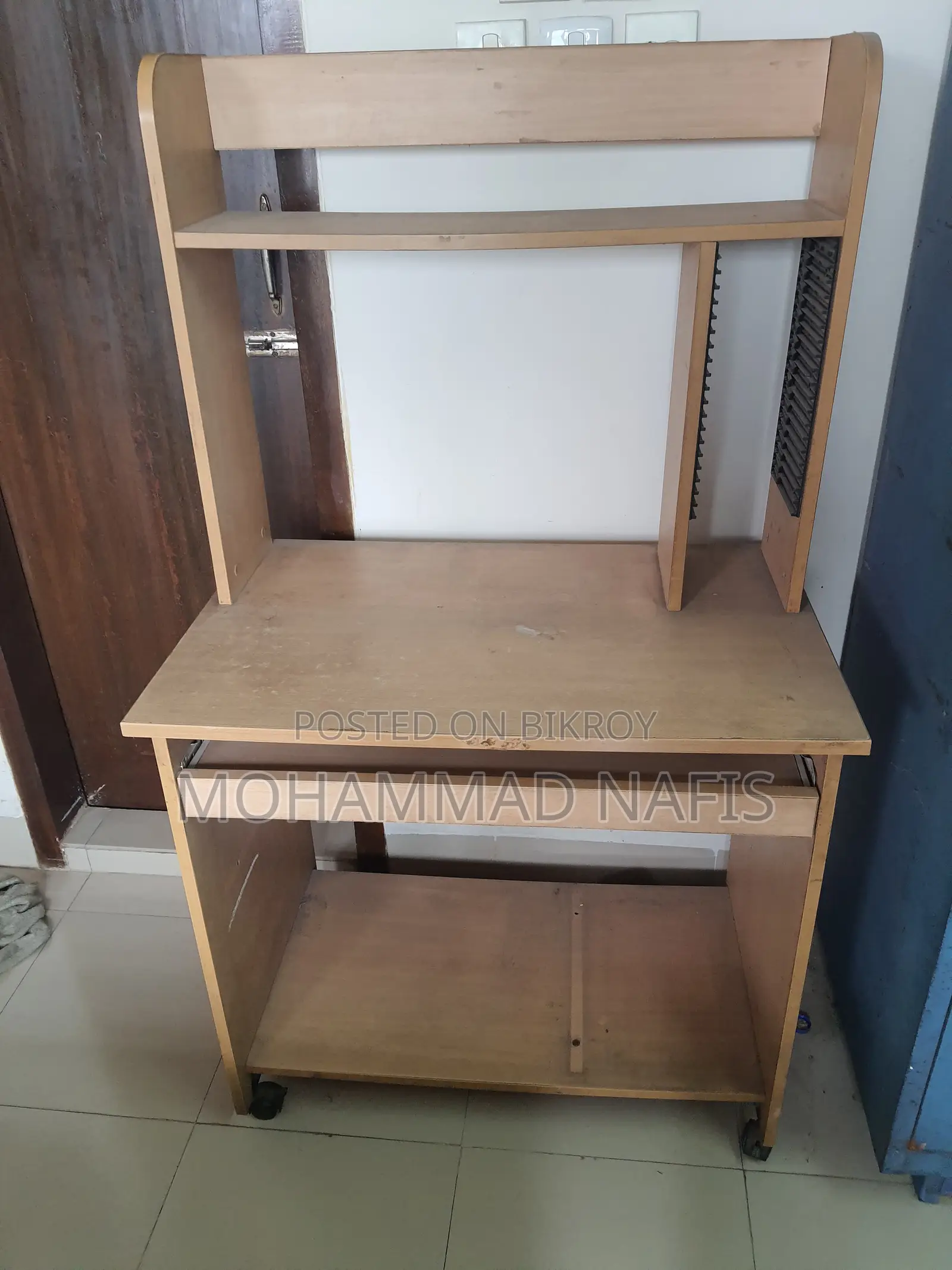 পুরাতন কম্পিউটার টেবিল ফার্নিচার