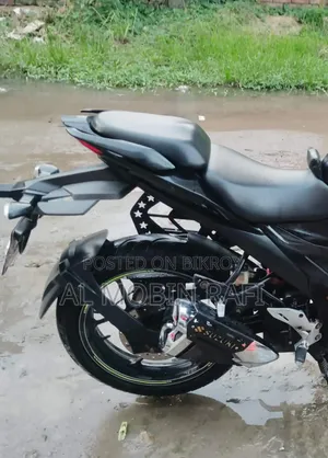 সুজুকি জিক্সার এসএফ ২০২৩ ব্ল্যাক
