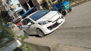 Toyota Vitz 2012 Pearl