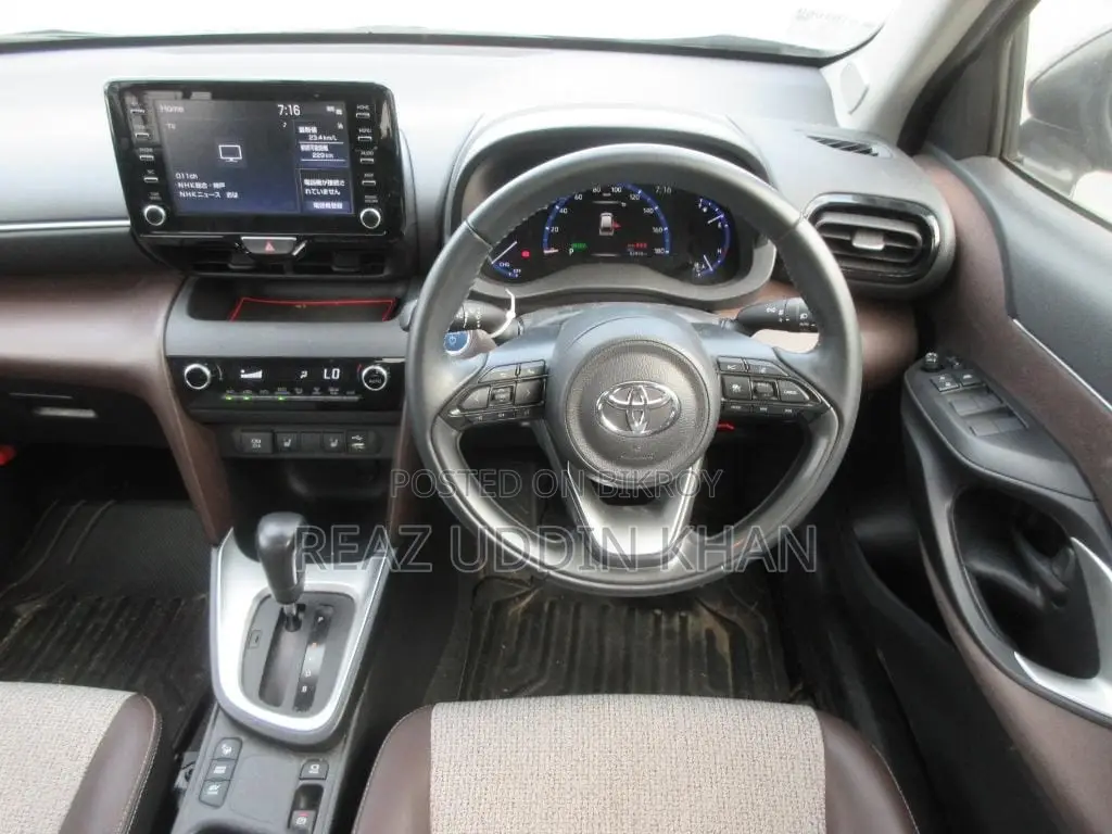 Toyota Yaris Cross 1.5 Hybrid Front-Wheel Drive 2021 Black