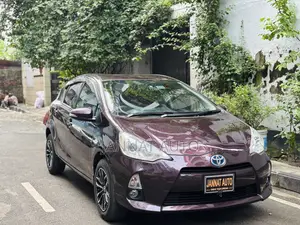 Toyota Aqua 2013 Maroon