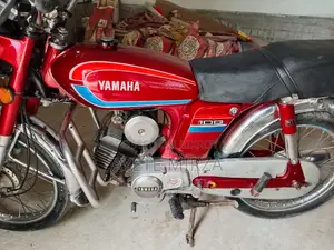 Yamaha 2001 Red