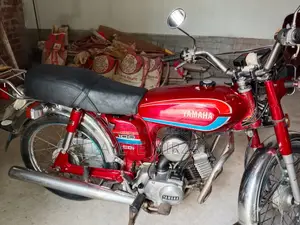 Yamaha 2001 Red