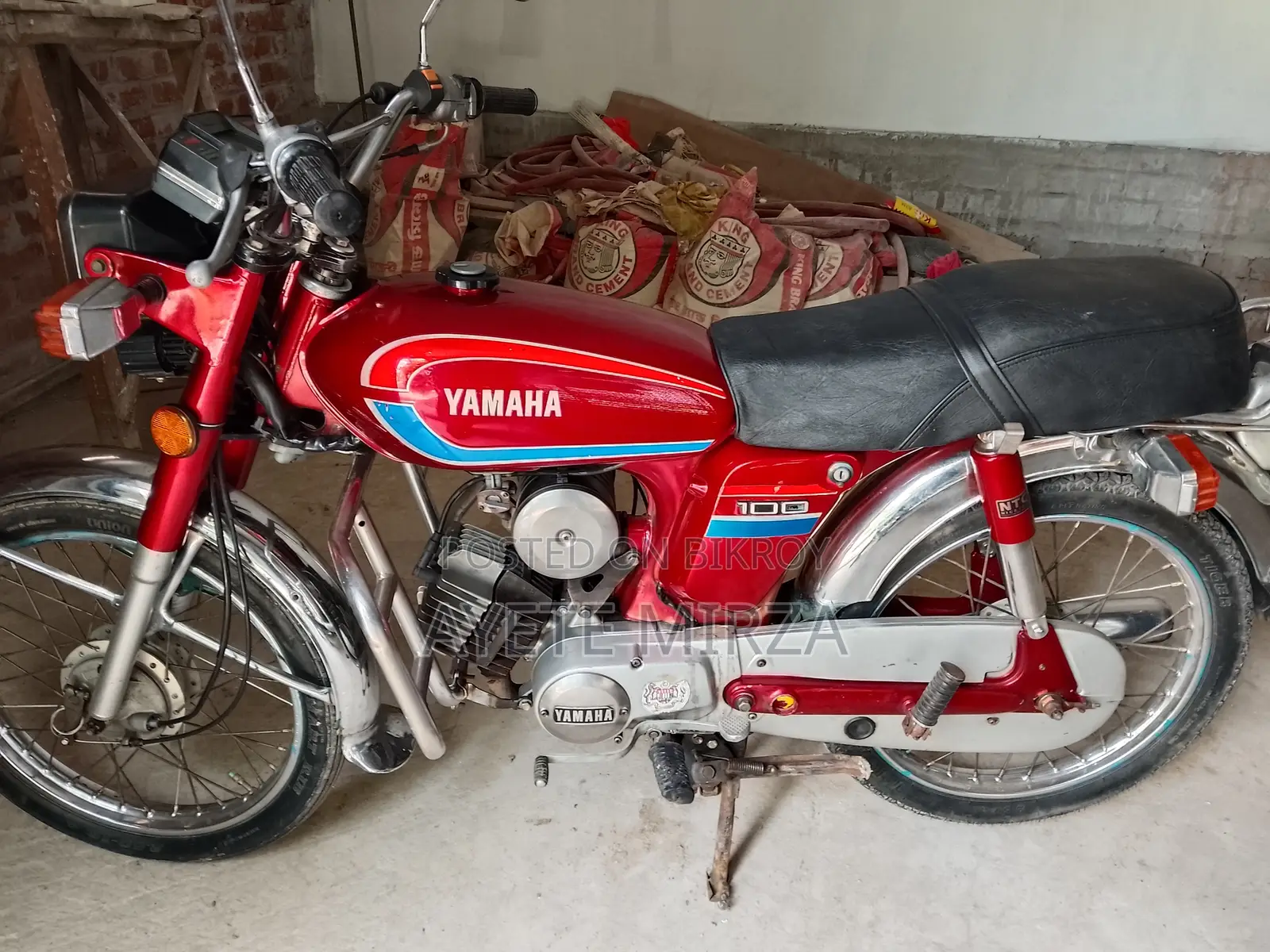 Yamaha 2001 Red