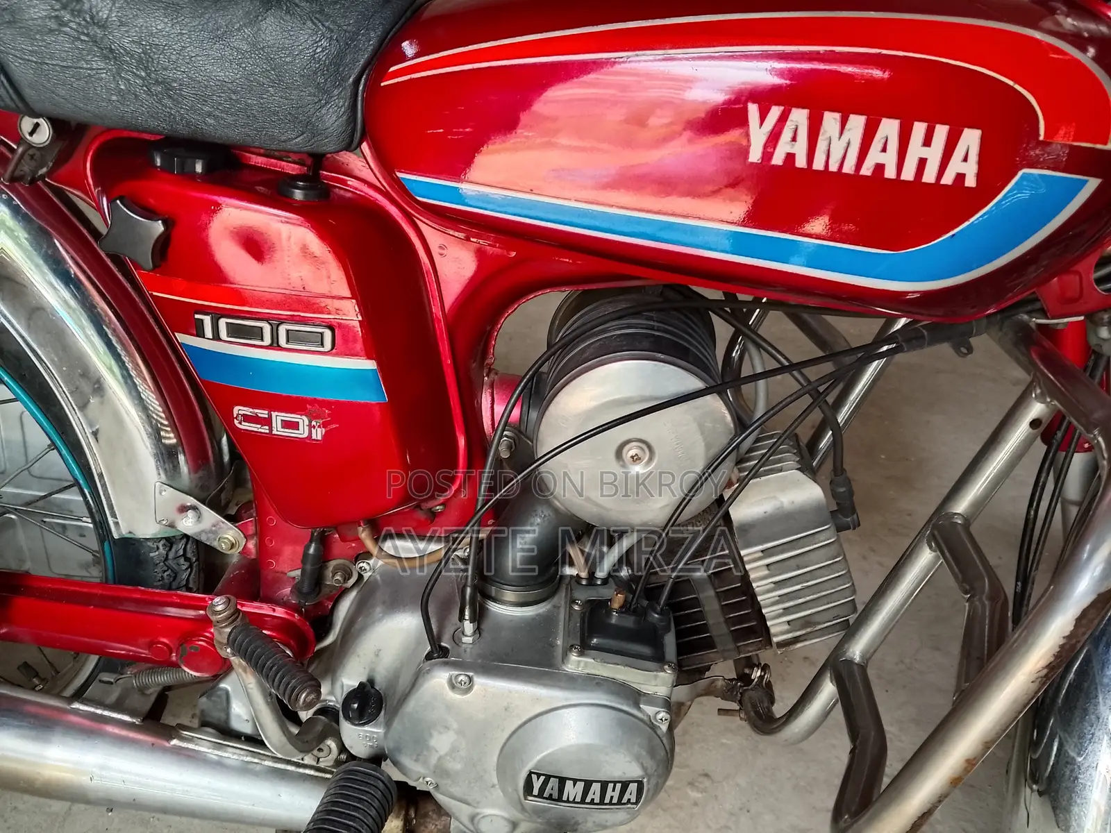 Yamaha 2001 Red