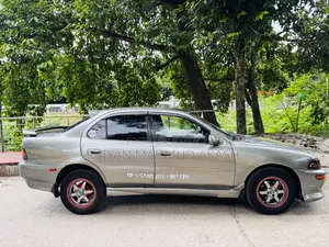 টয়োটা স্প্রিন্টার ১৯৯৩ গ্রে
