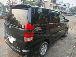 Toyota Noah 2004 Black