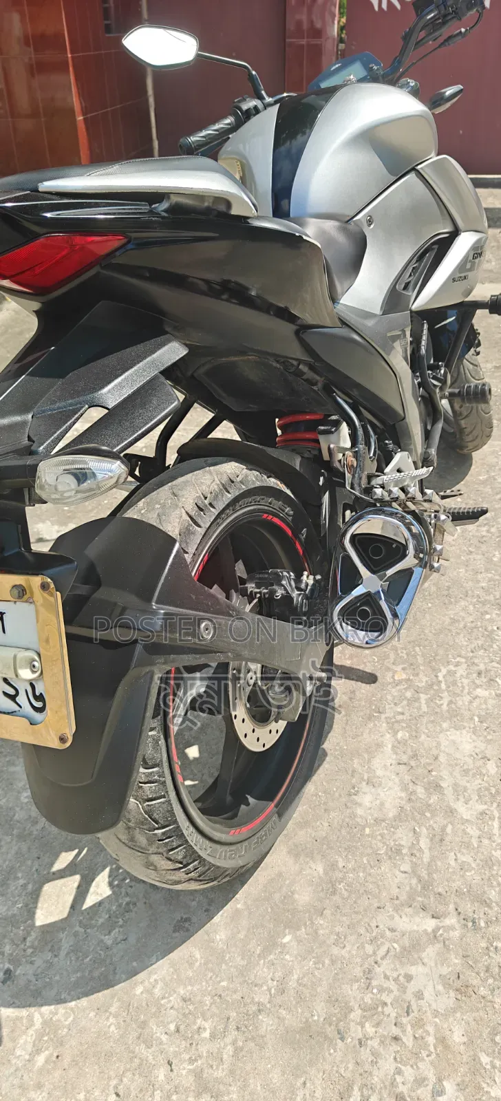 Suzuki Gixxer 2022 Gray