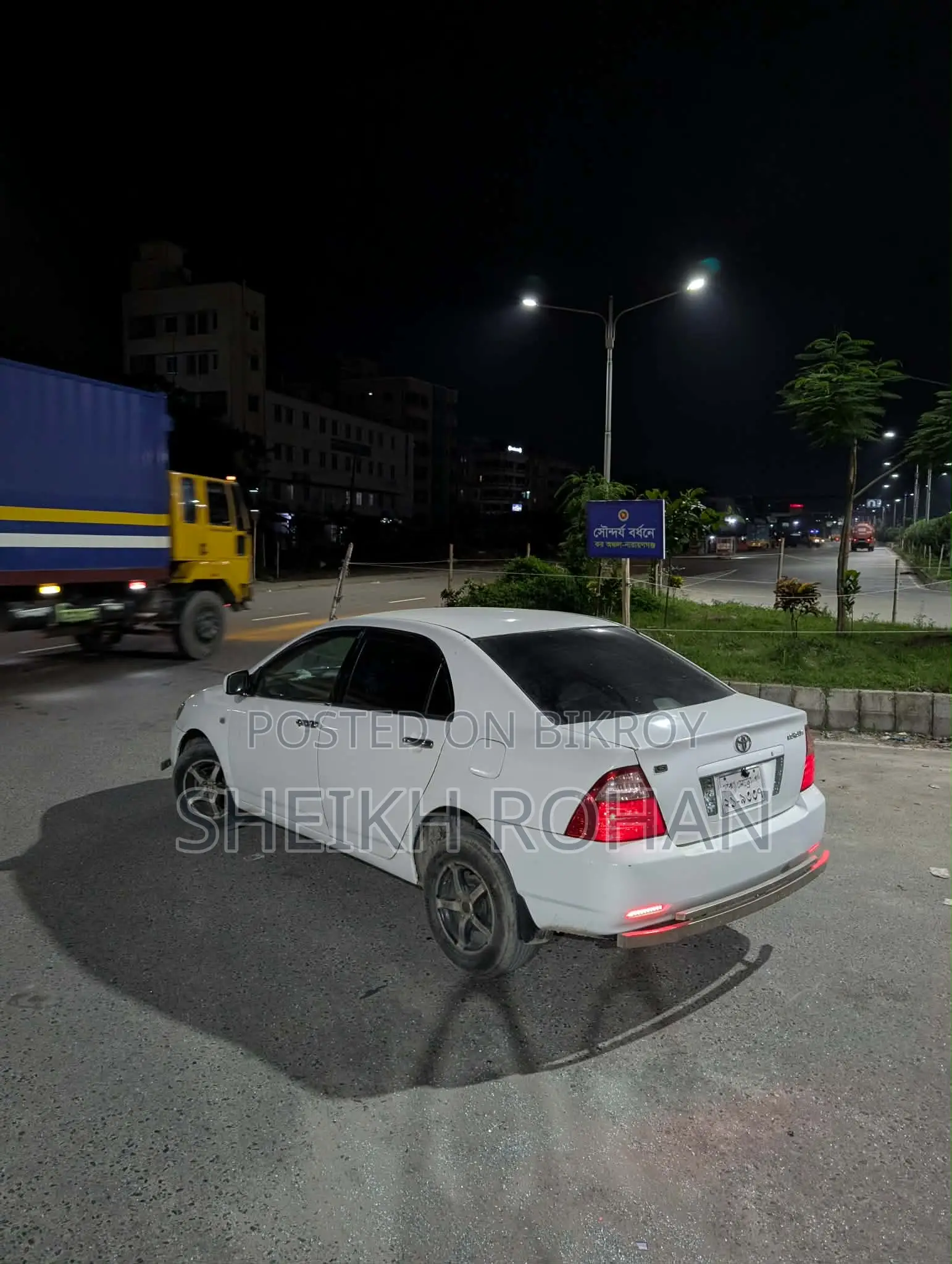 টয়োটা করোল্লা ২.০ ডি ২০০৪ হোয়াইট