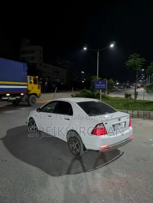 টয়োটা করোল্লা ২.০ ডি ২০০৪ হোয়াইট