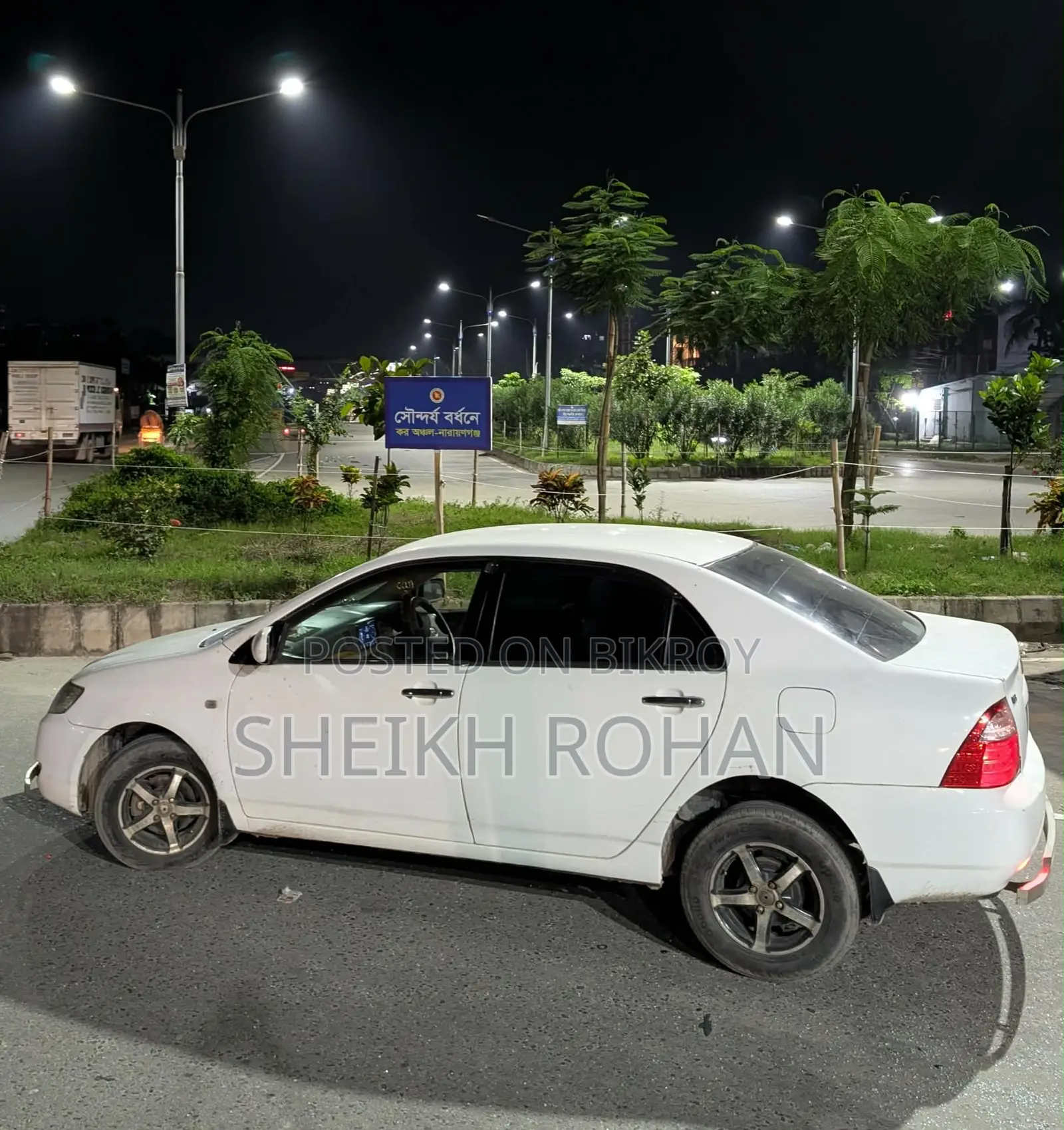 টয়োটা করোল্লা ২.০ ডি ২০০৪ হোয়াইট
