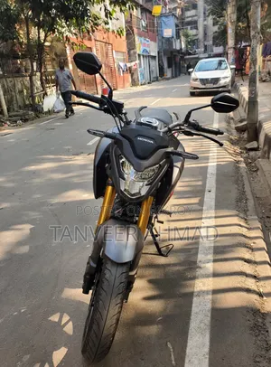 Honda Hornet 2.0 2025 Black