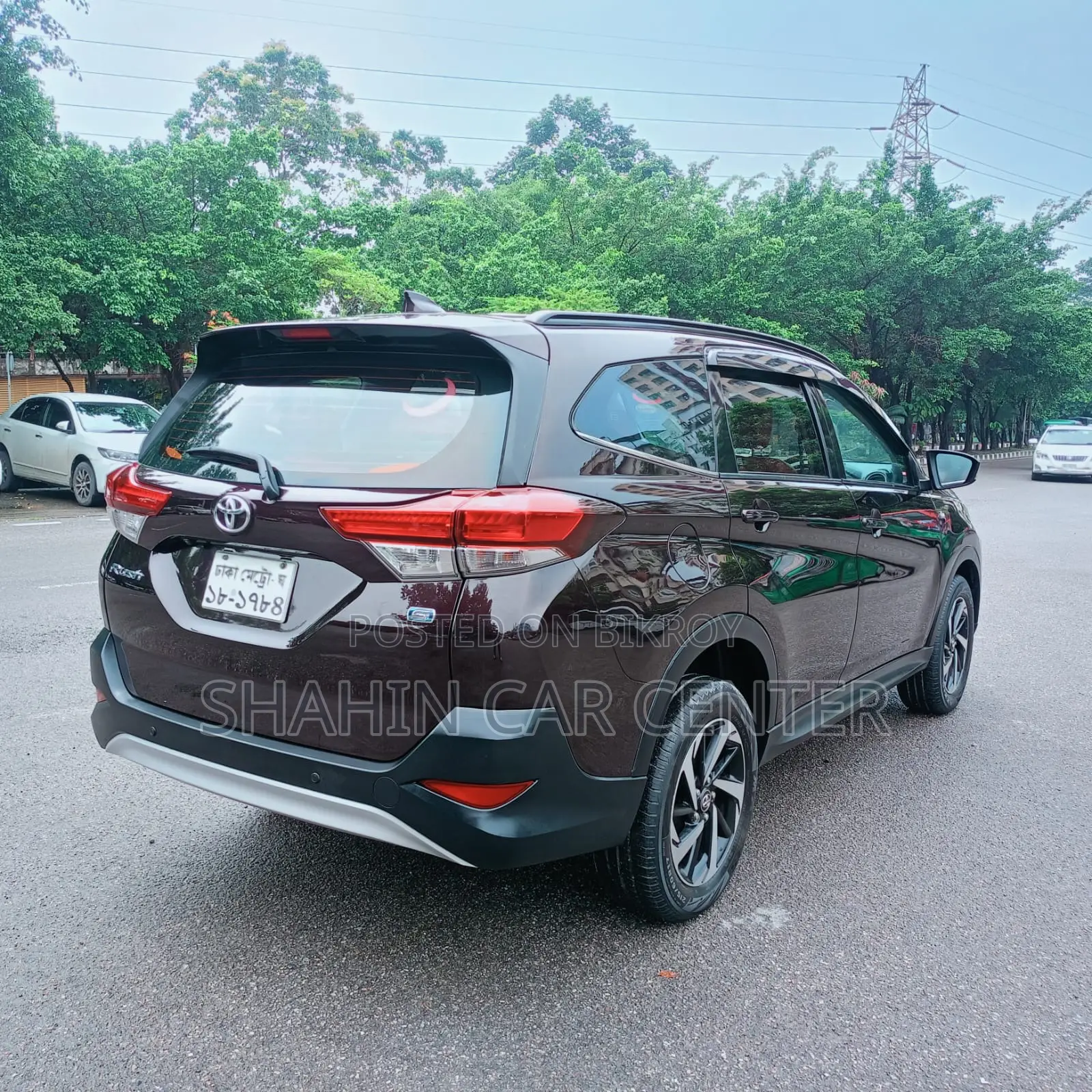 টয়োটা রাশ ১.৫ এডব্লিউডি ২০১৮ মারুন