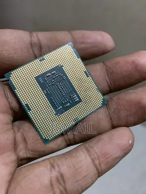 আই৩ ৮ম জেনারেশন প্রসেসর...১০০% ঠিক আছে।