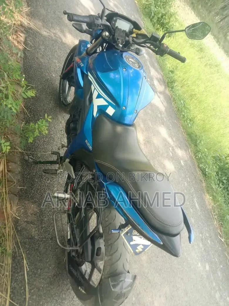 সুজুকি জিক্সার ২০১৮ ব্লু