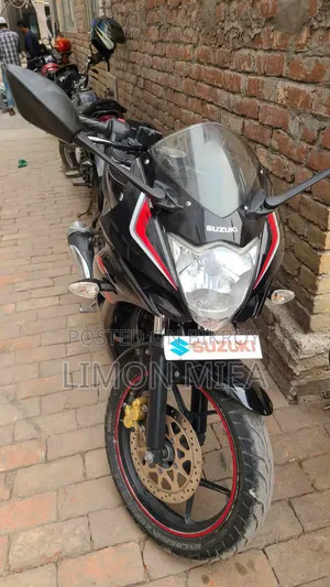 সুজুকি গিক্সার এসএফ ২০১৭ কালো