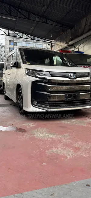 Toyota Noah 2022 Pearl