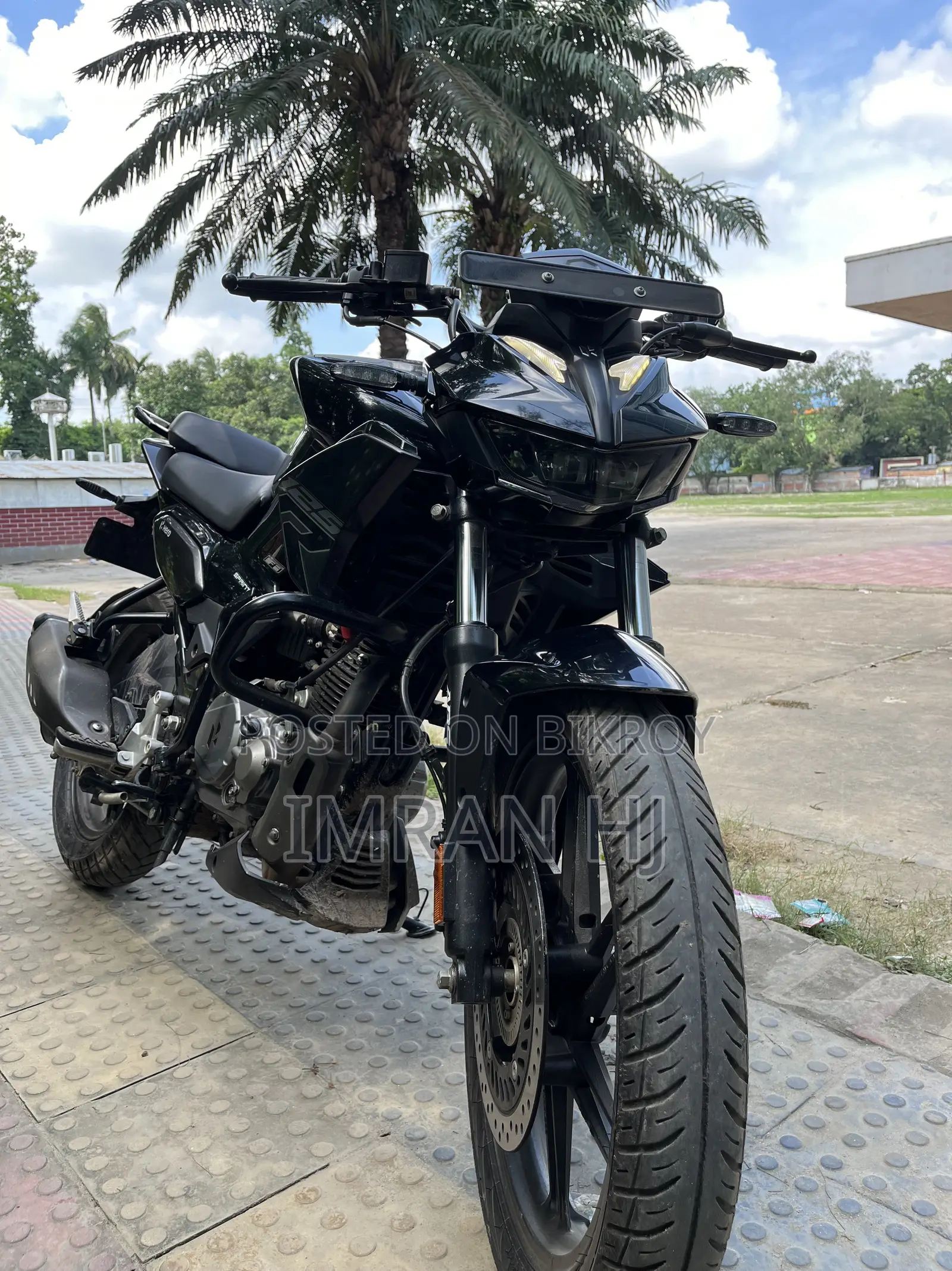 নতুন হিরো এক্সট্রিম ১২৫আর ২০২৫ কালো