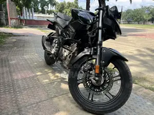 নতুন হিরো এক্সট্রিম ১২৫আর ২০২৫ কালো