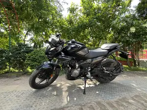 নতুন হিরো এক্সট্রিম ১২৫আর ২০২৫ কালো