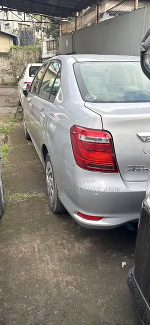 Toyota Axio 2021 Silver