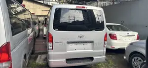 Toyota Grand HiAce 2002 Silver