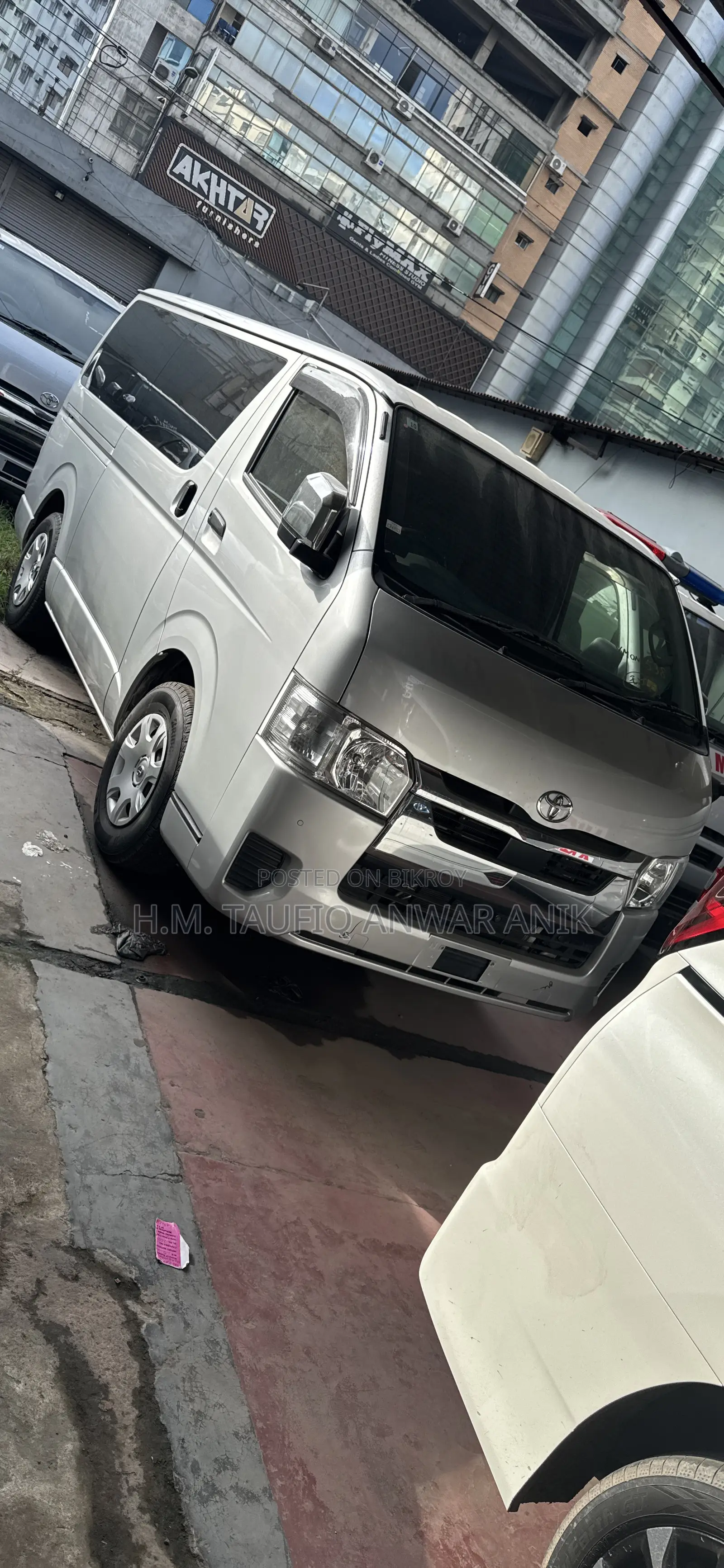 Toyota Grand HiAce 2002 Silver