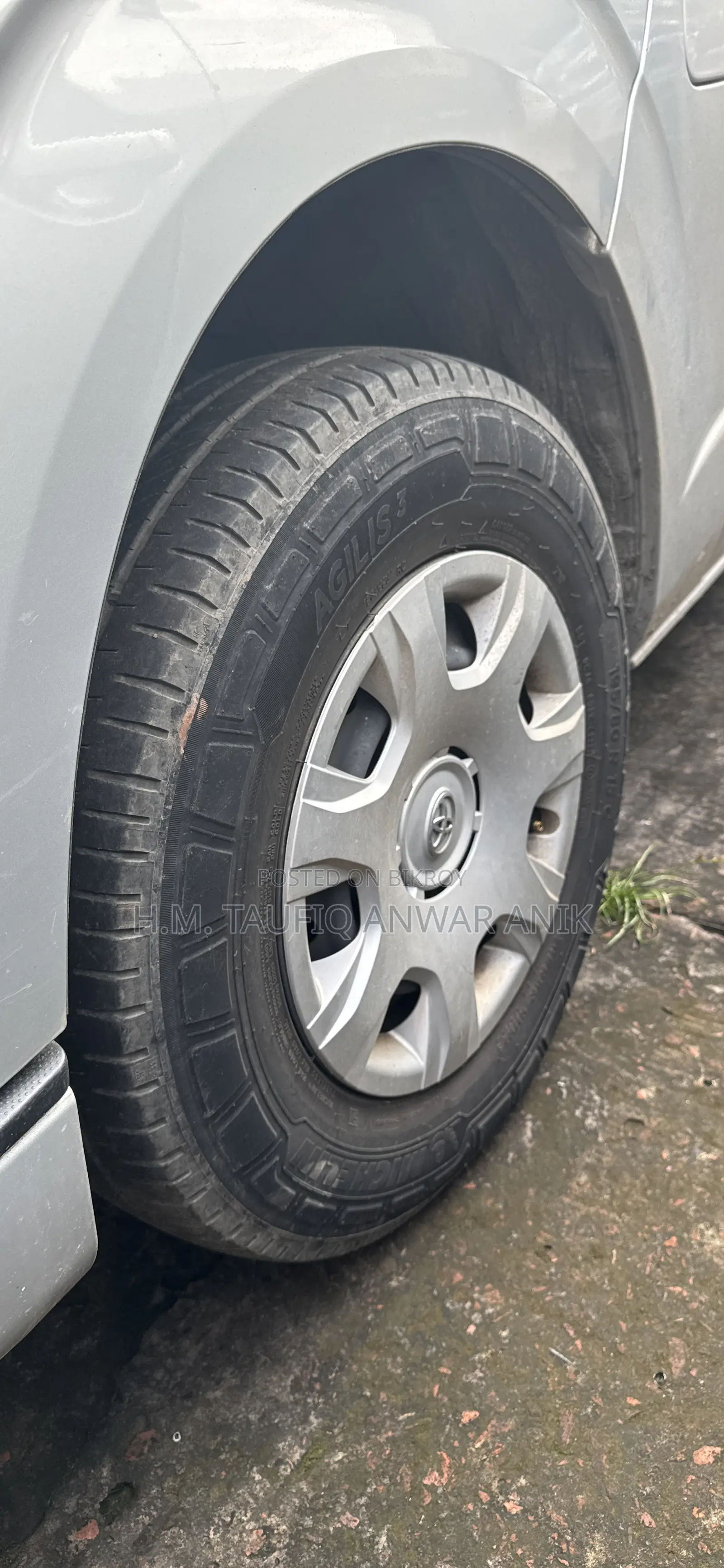 টয়োটা গ্র্যান্ড হাইয়েস ২০০২ সিলভার