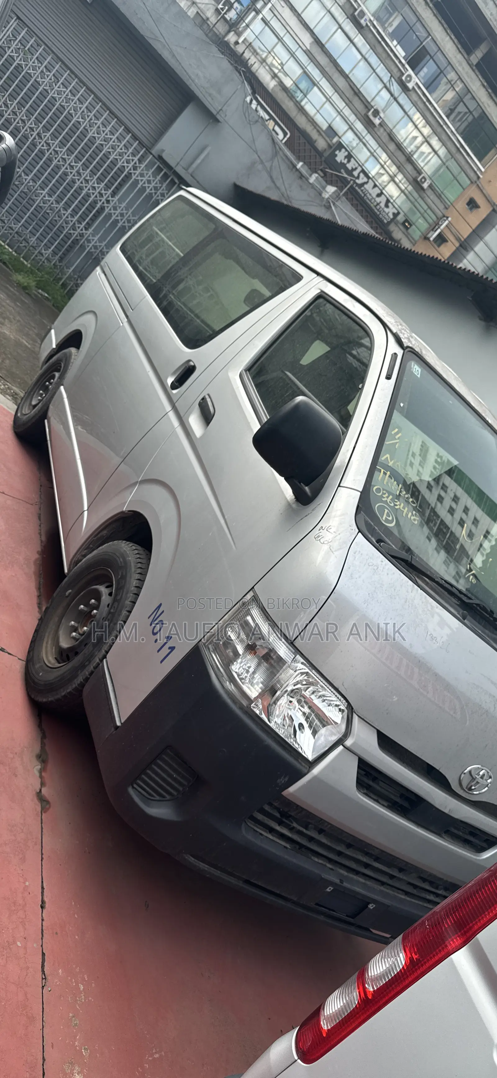Toyota Grand HiAce 2002 Silver