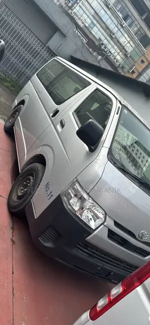 Toyota Grand HiAce 2002 Silver
