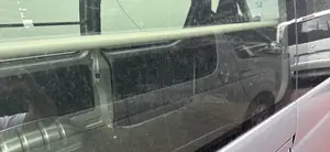 Toyota Grand HiAce 2002 Silver