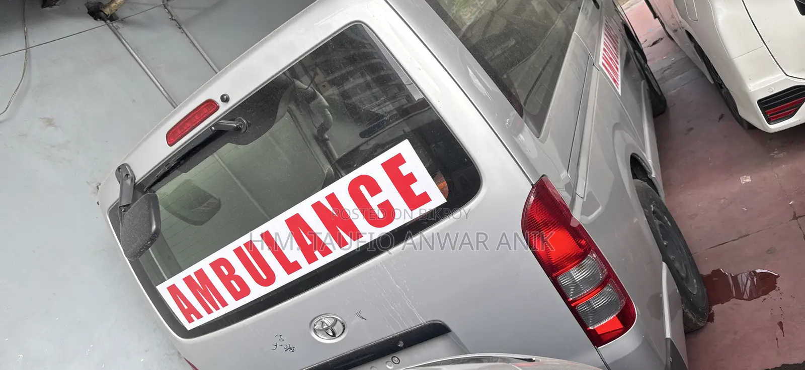 Toyota Grand HiAce 2002 Silver
