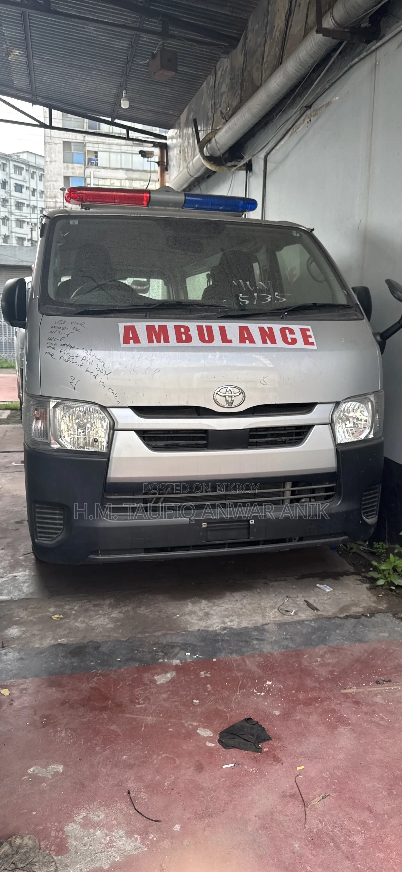 Toyota Grand HiAce 2002 Silver