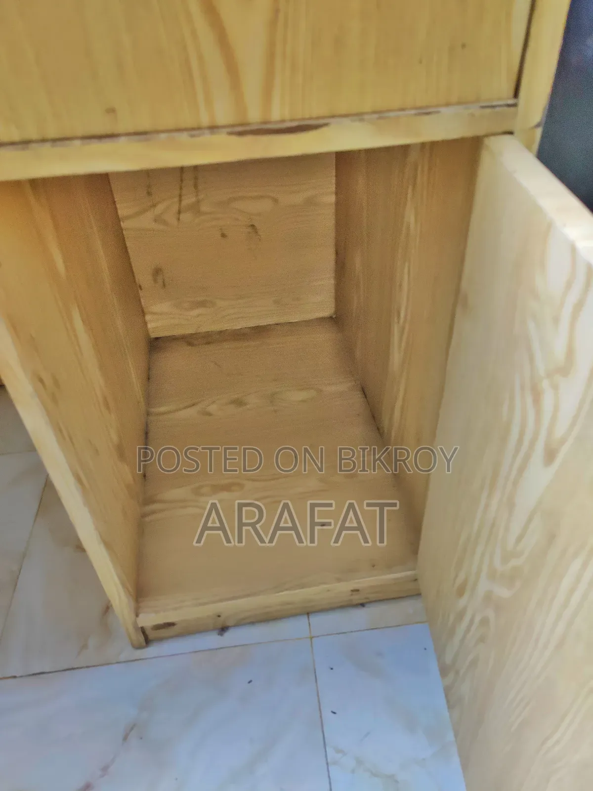Table (Reception Table)