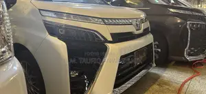 Toyota Voxy 2022 Pearl
