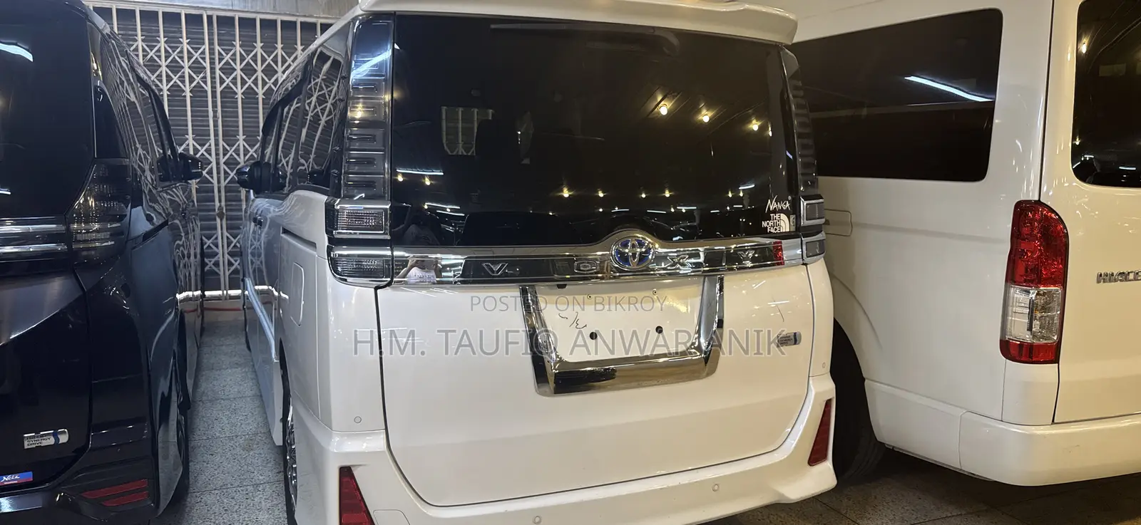 Toyota Voxy 2022 Pearl