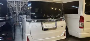 Toyota Voxy 2022 Pearl