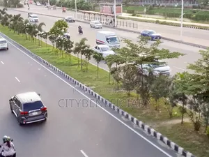 বসুন্ধরা ব্লক এম ৪ কাটা প্লট বিক্রয় ৩০০ফিট সংলগ্ন