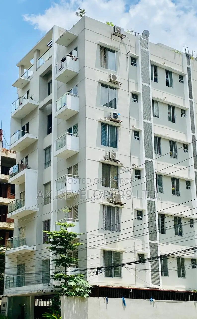 3 Bedroom Apartment in Shwapno Nibash, Basundhara for Sale