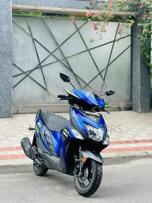Yamaha 2022 Blue