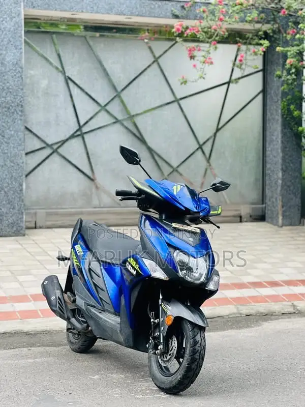 Yamaha 2022 Blue