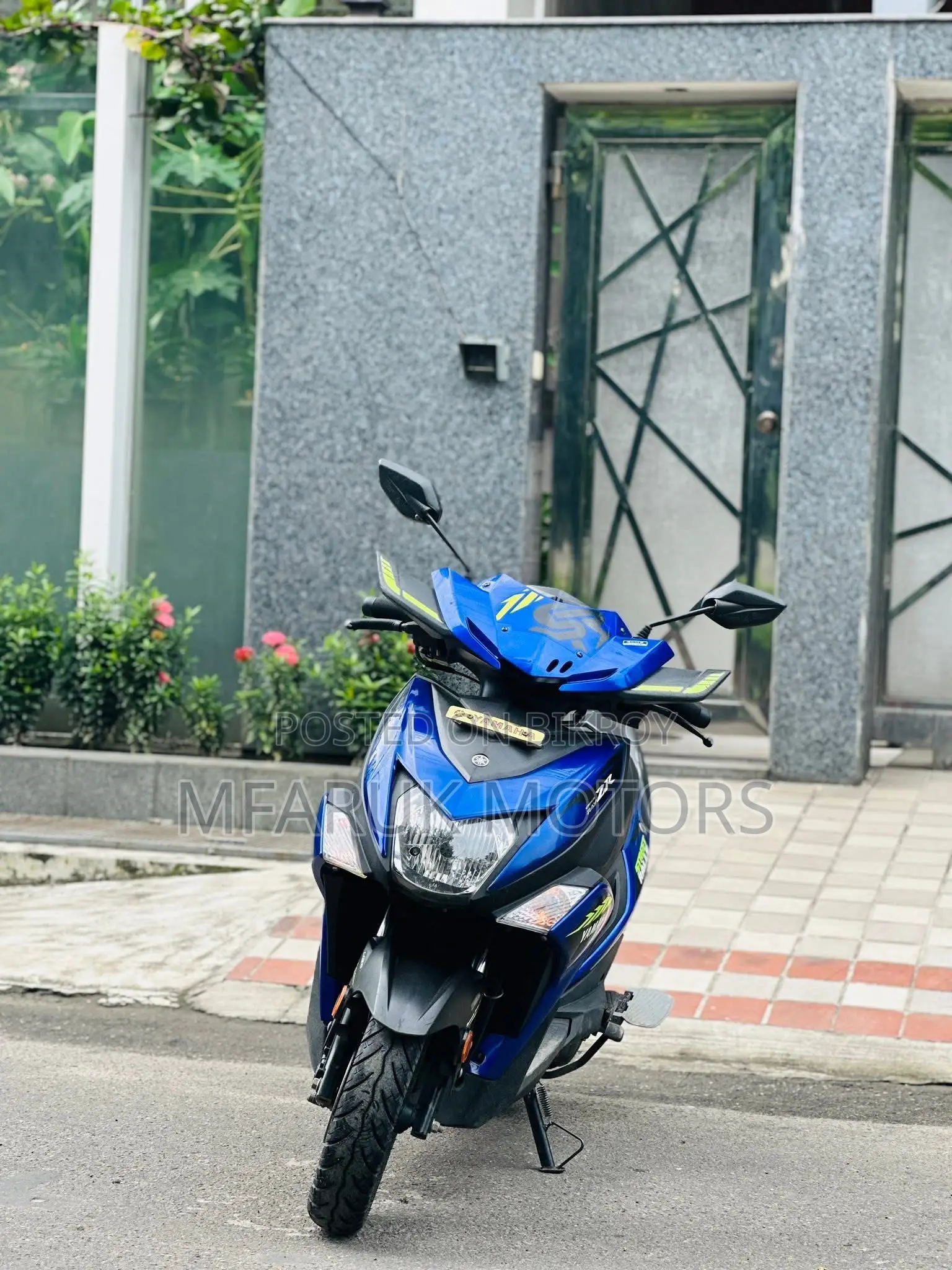 Yamaha 2022 Blue