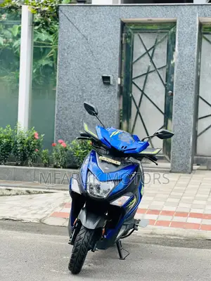 Yamaha 2022 Blue