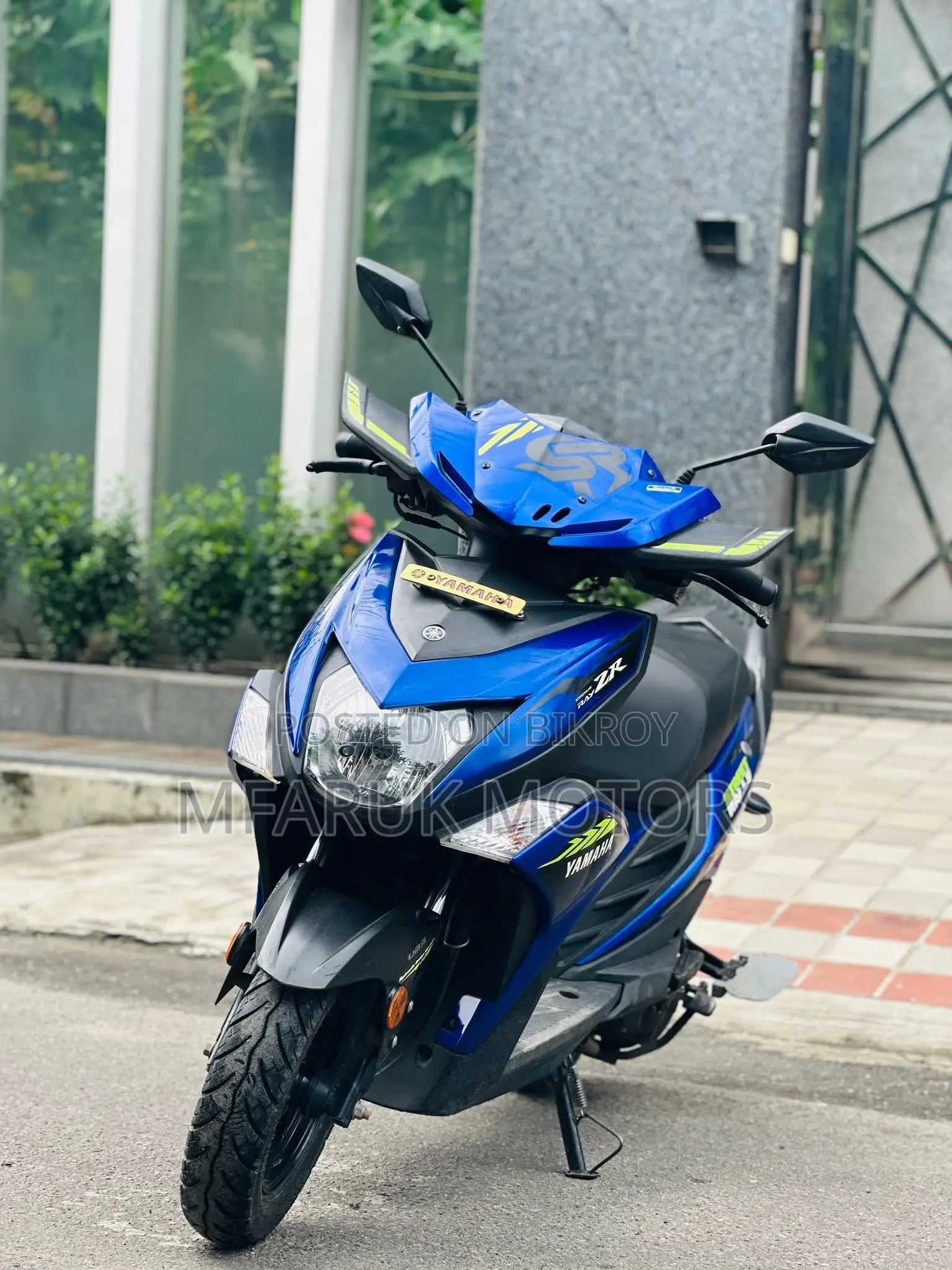 Yamaha 2022 Blue