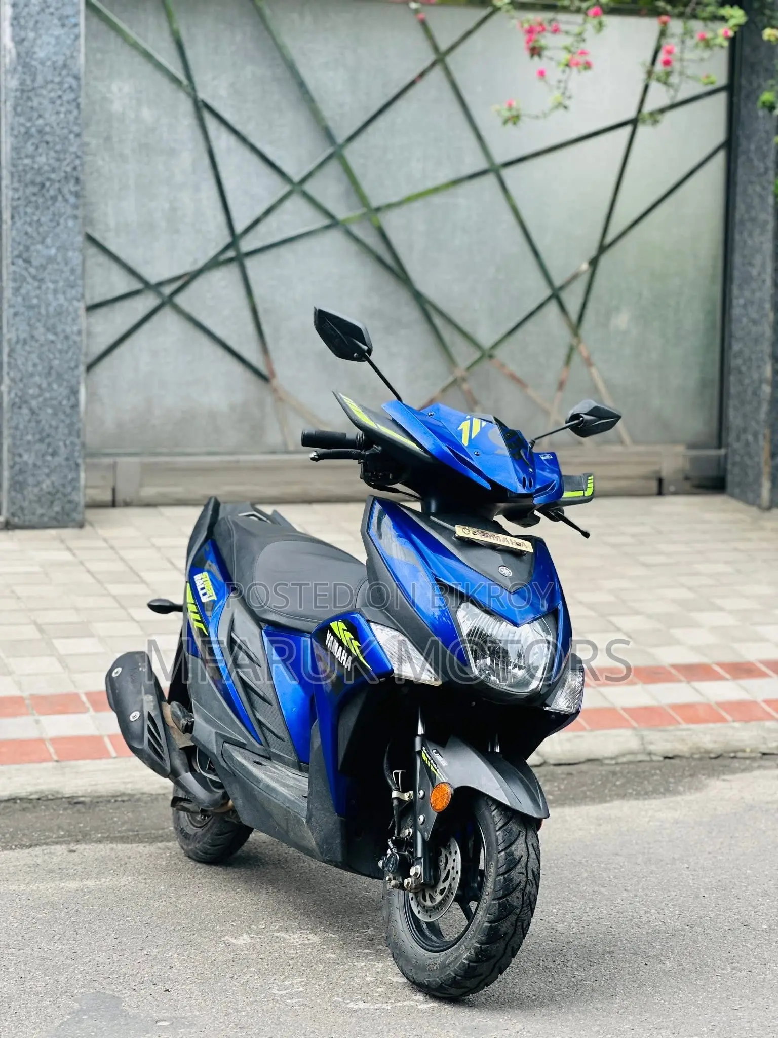 Yamaha 2022 Blue