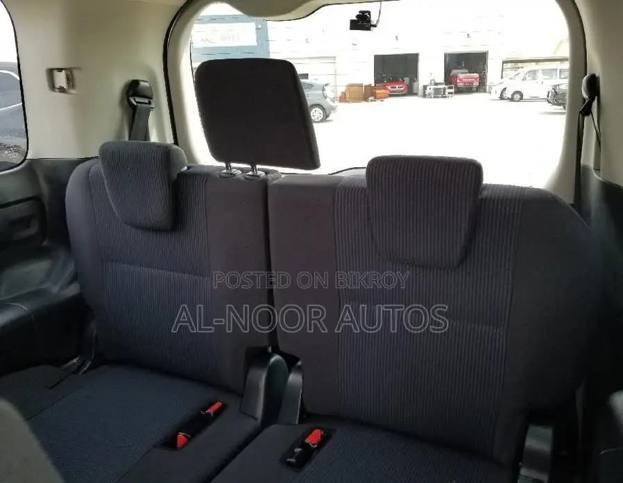 Toyota Noah 1.8 FWD Hybrid (7 seater) 2021 Silver