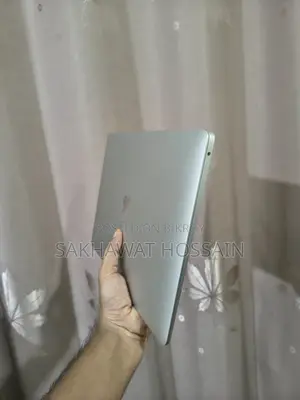 ল্যাপটপ অ্যাপল ম্যাকবুক এয়ার ২০১৯ ৮জিবি ইন্টেল কোর আই৫ এসএসডি ২৫৬জিবি