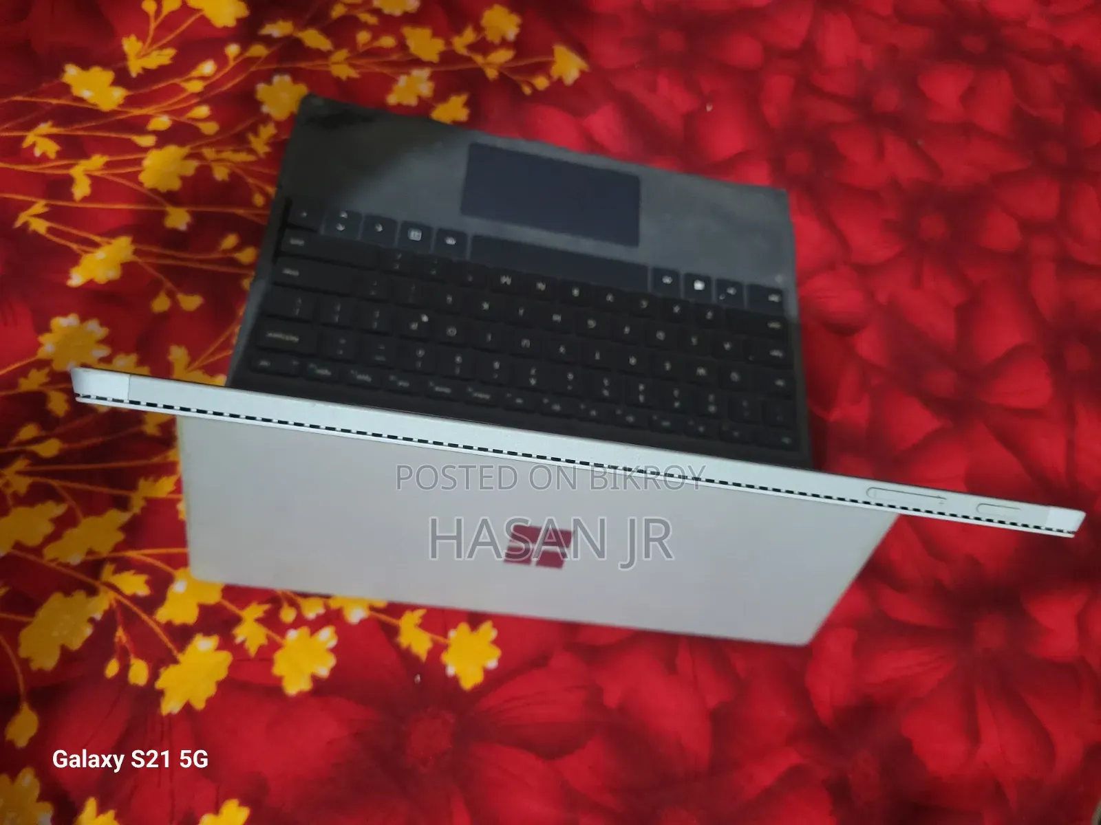 Laptop 4GB SSHD + 128GB SSD